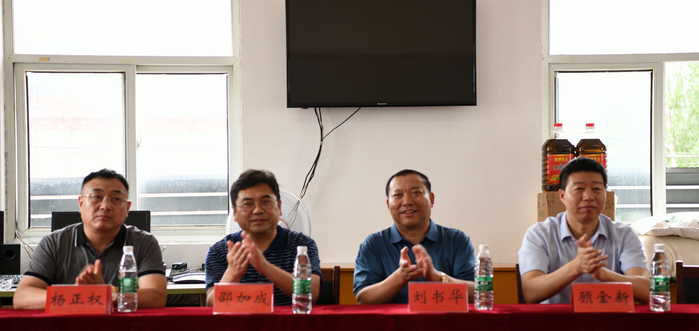 情系家鄉(xiāng) 回報桑梓