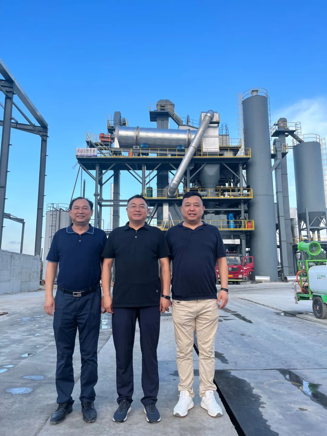 快訊丨 公司宿遷新型瀝青混凝土拌合站建成并投入使用